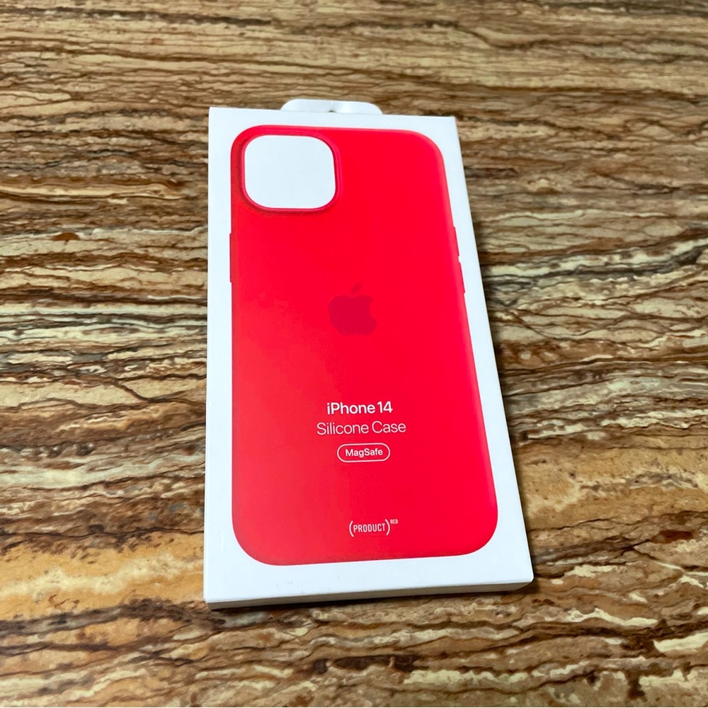 Apple iPhone 14 Silicone Case - Red